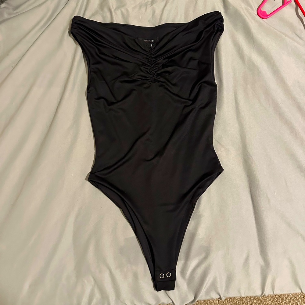 Silky Bodysuit 🖤